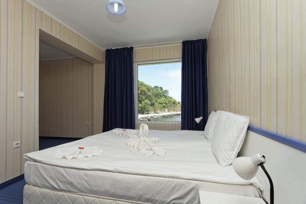Hotel Marina Kiten (Burgas) Quarto foto